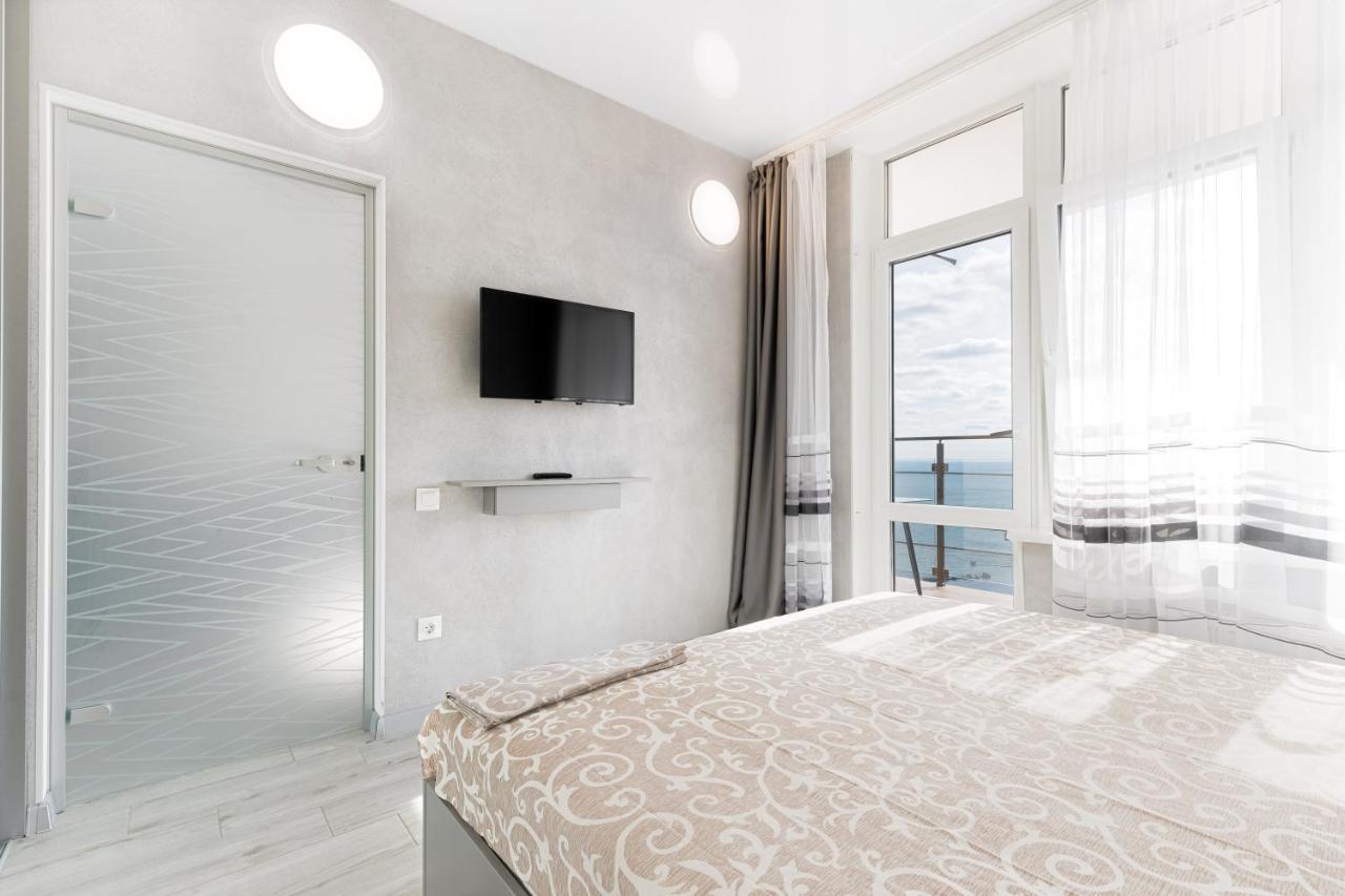 Pearl 44 Apartment With Terrace Odessa Exteriör bild