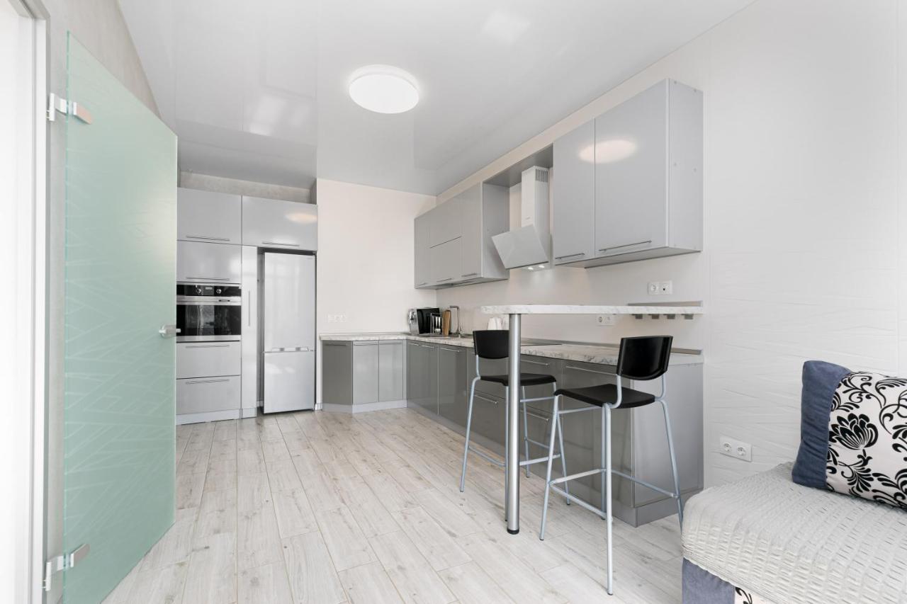 Pearl 44 Apartment With Terrace Odessa Exteriör bild