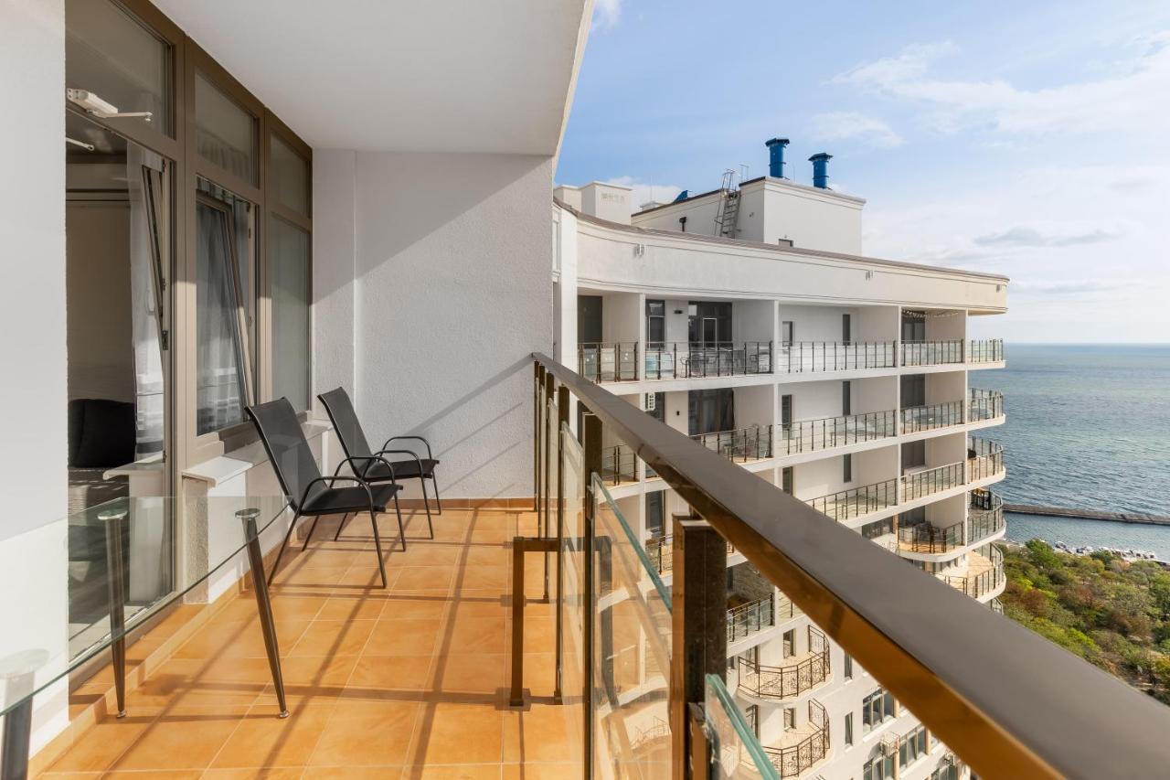 Pearl 44 Apartment With Terrace Odessa Exteriör bild